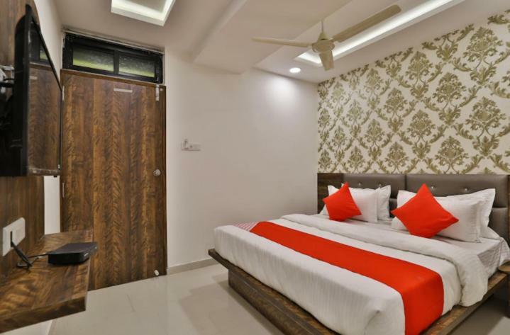 Hotel Pathik Villa Ahmedabad Exterior photo